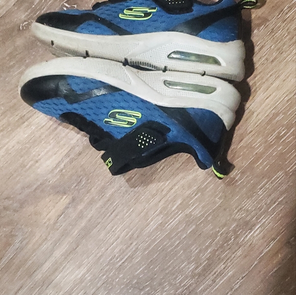 Toddler sz 10 sketchers x 2 pairs - Picture 6 of 7